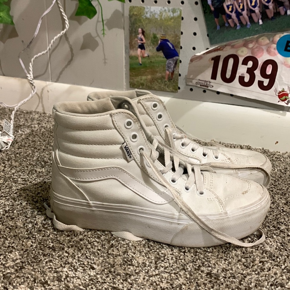Size 7 platform hightop vans